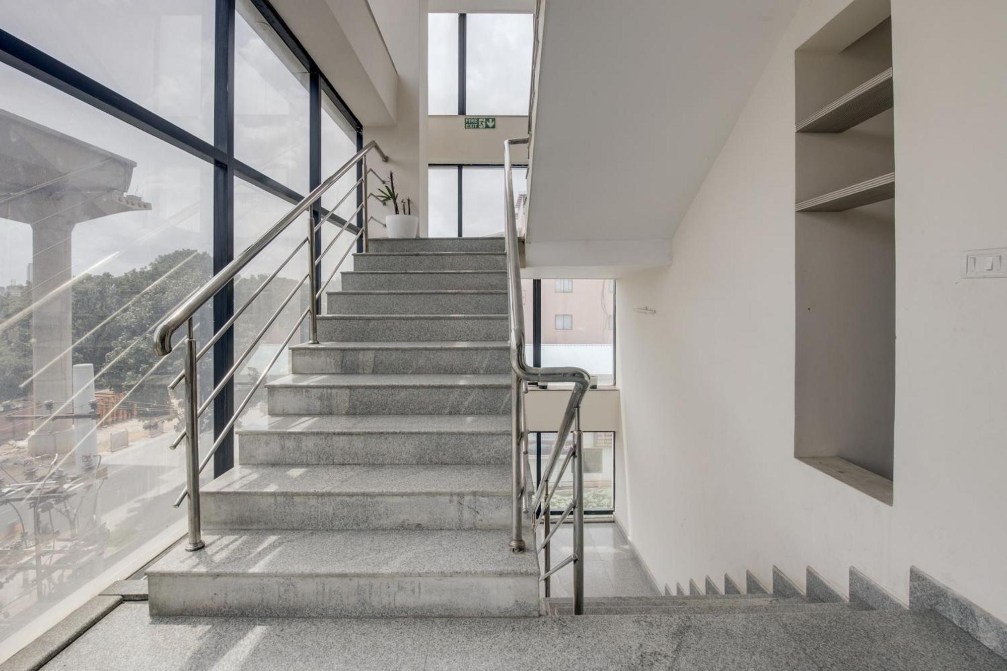 Super Townhouse Hbr Layout Bangalore Luaran gambar